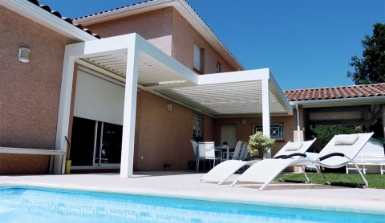 Maison avec terrasse et piscine
